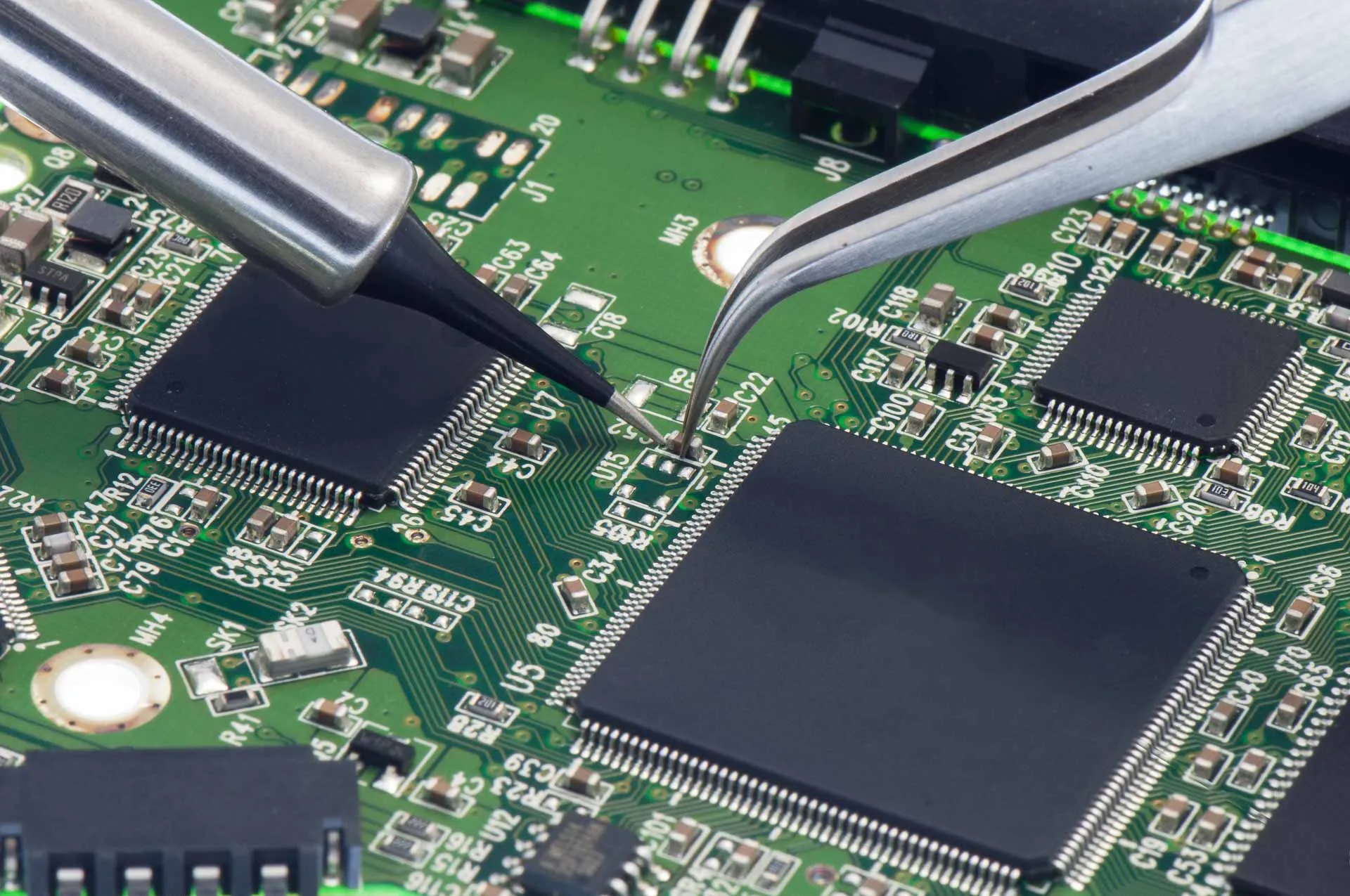 shutterstock_286882379-small shutterstock_286882379-small